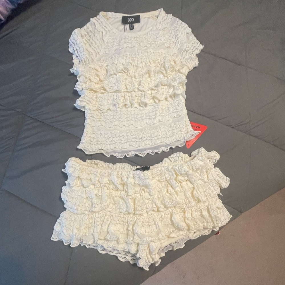 Top & short set - Picture 2 of 4